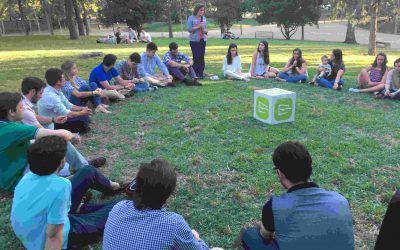 Riolobos pide a los jóvenes aunar esfuerzos para frenar a los extremistas