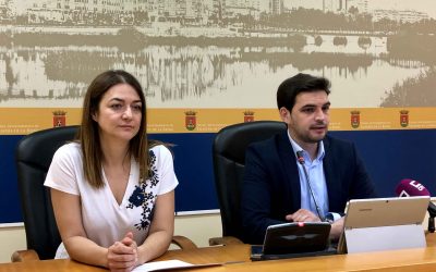 Serrano informa a la alcaldesa de que el Ayuntamiento “no es fácil de gestionar” y recuerda que el PSOE dejó 3.300 facturas sin pagar por valor de 10,2 millones