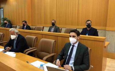 El PSOE tumba con su mayoría exigir a la Junta que adopte medidas inmediatas para el desarrollo del curso escolar